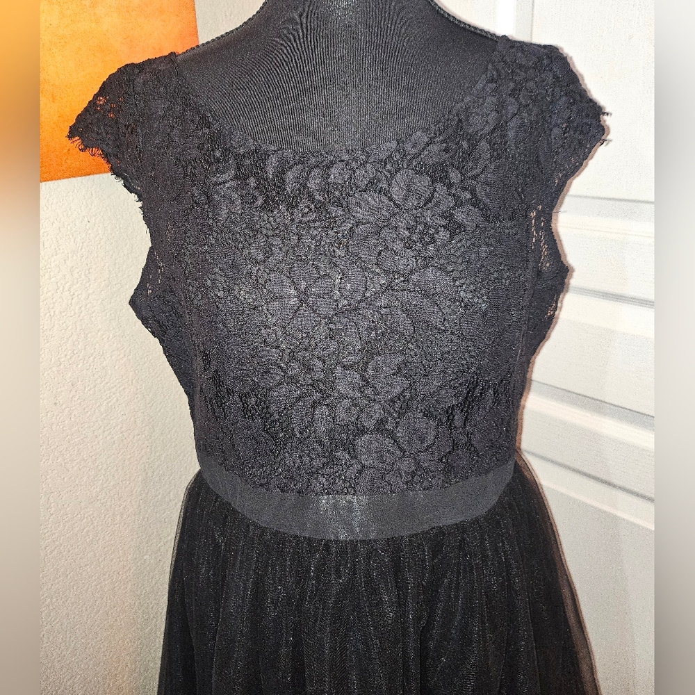 Elegant Black Lace And Tulle Maxi Dress